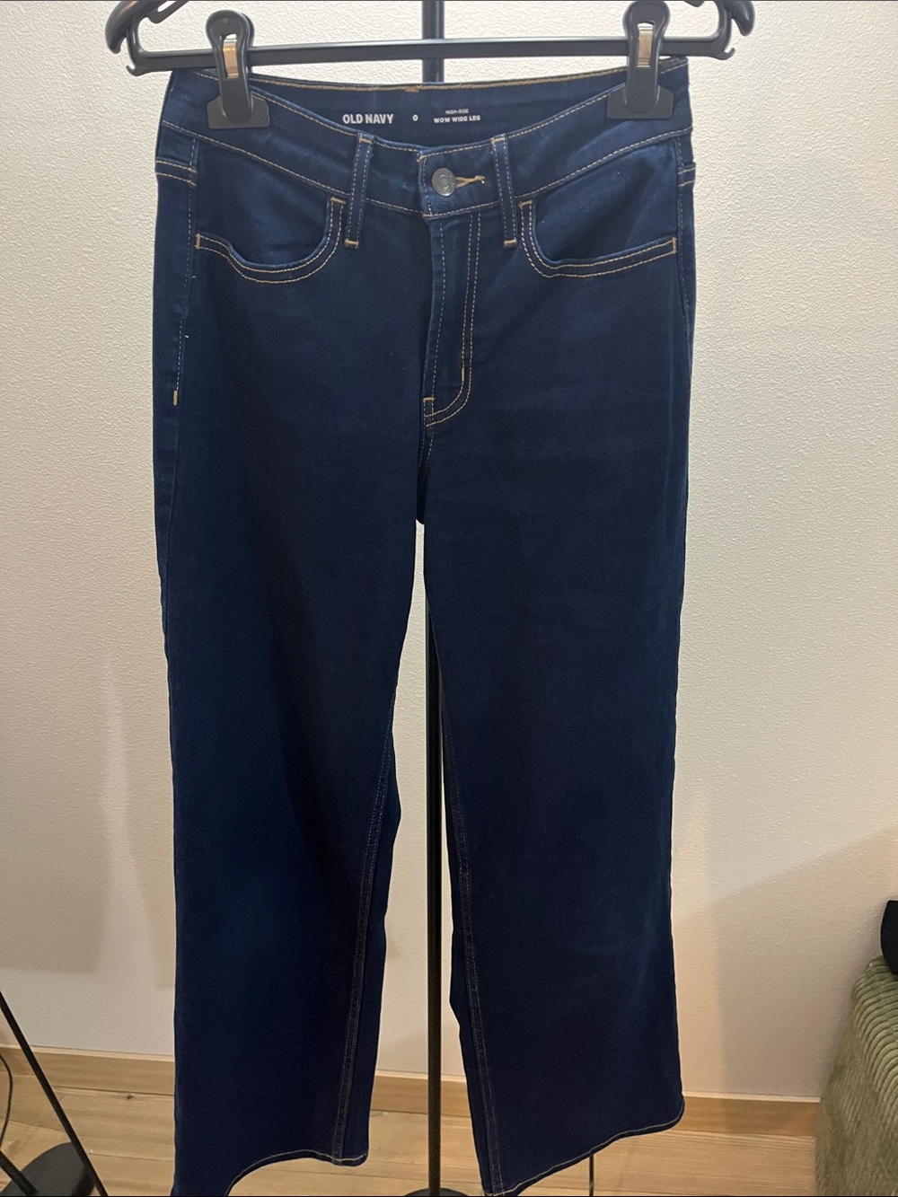 Old Navy Wide-Leg Jeans in Dark Blue Wash
